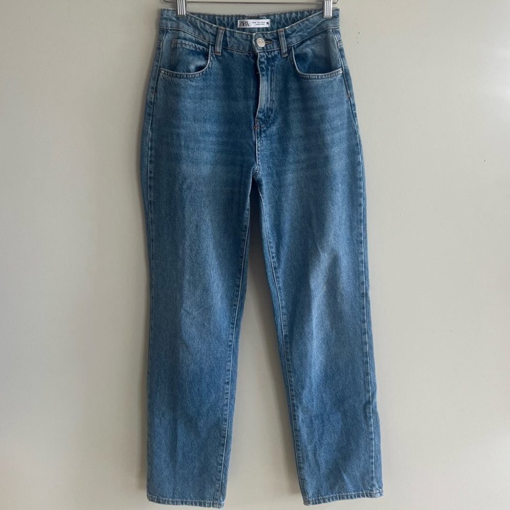 Zara High Rise  Relaxed Leg Jean